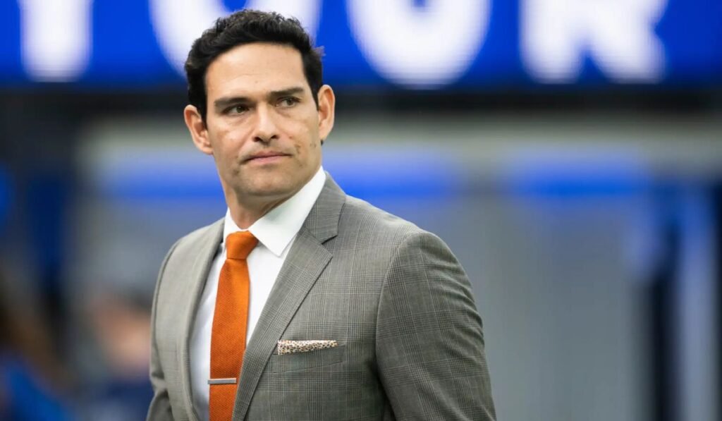 Mark Sanchez Stabbed